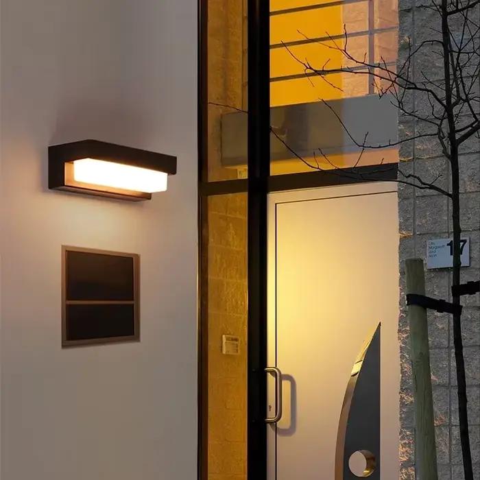 Lampes d'extérieur à LED solaires à économie d'énergie