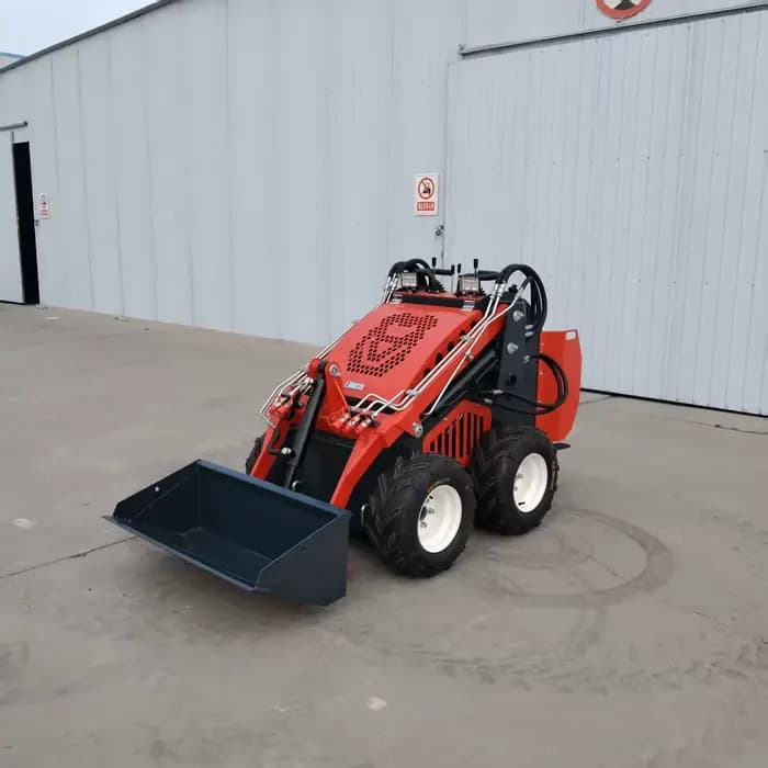 Petite chargeuse compacte forestière 600 kg petite chargeuse avec seau chargeuse compacte hydraulique