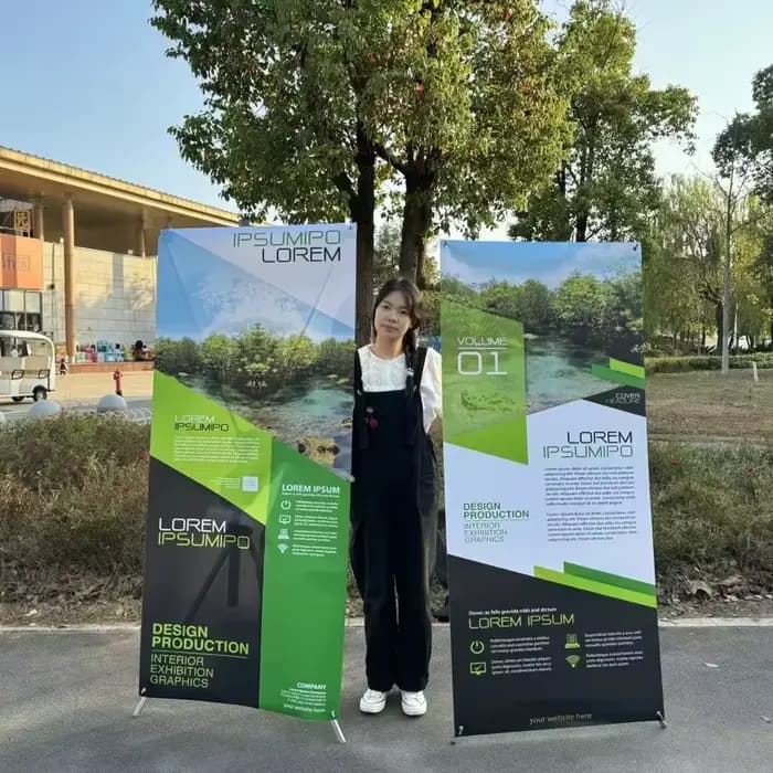 Bannière PVC personnalisée 80x180cm avec support X réglable, portable pour la décoration de fêtes sportives, les événements professionnels, les expositions et la publicité