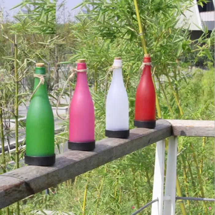 Lampe solaire suspendue en forme de bouteille de vin