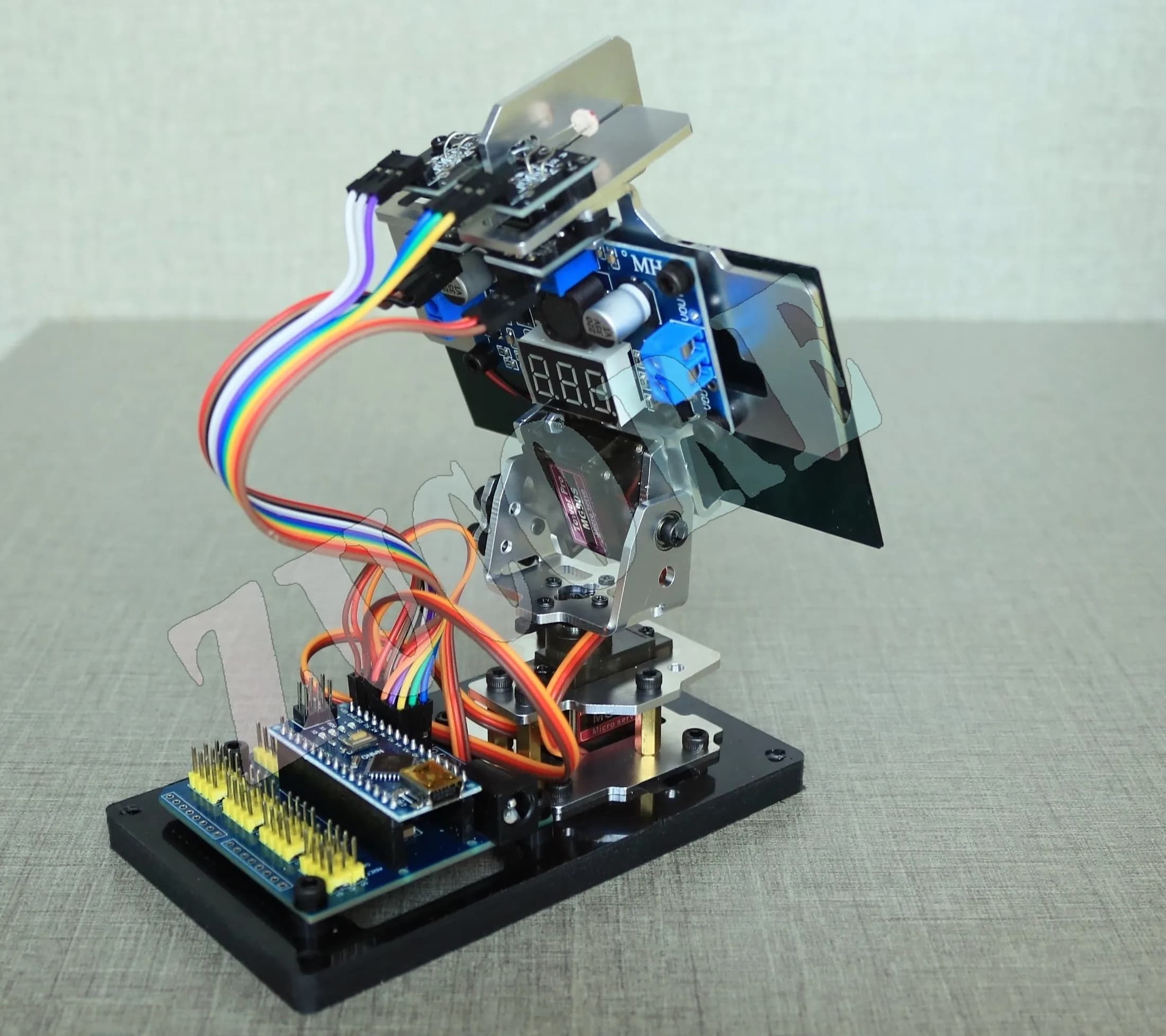 Arduino bricolage dispositif de suivi solaire intelligent fabricant de production d'énergie projet p