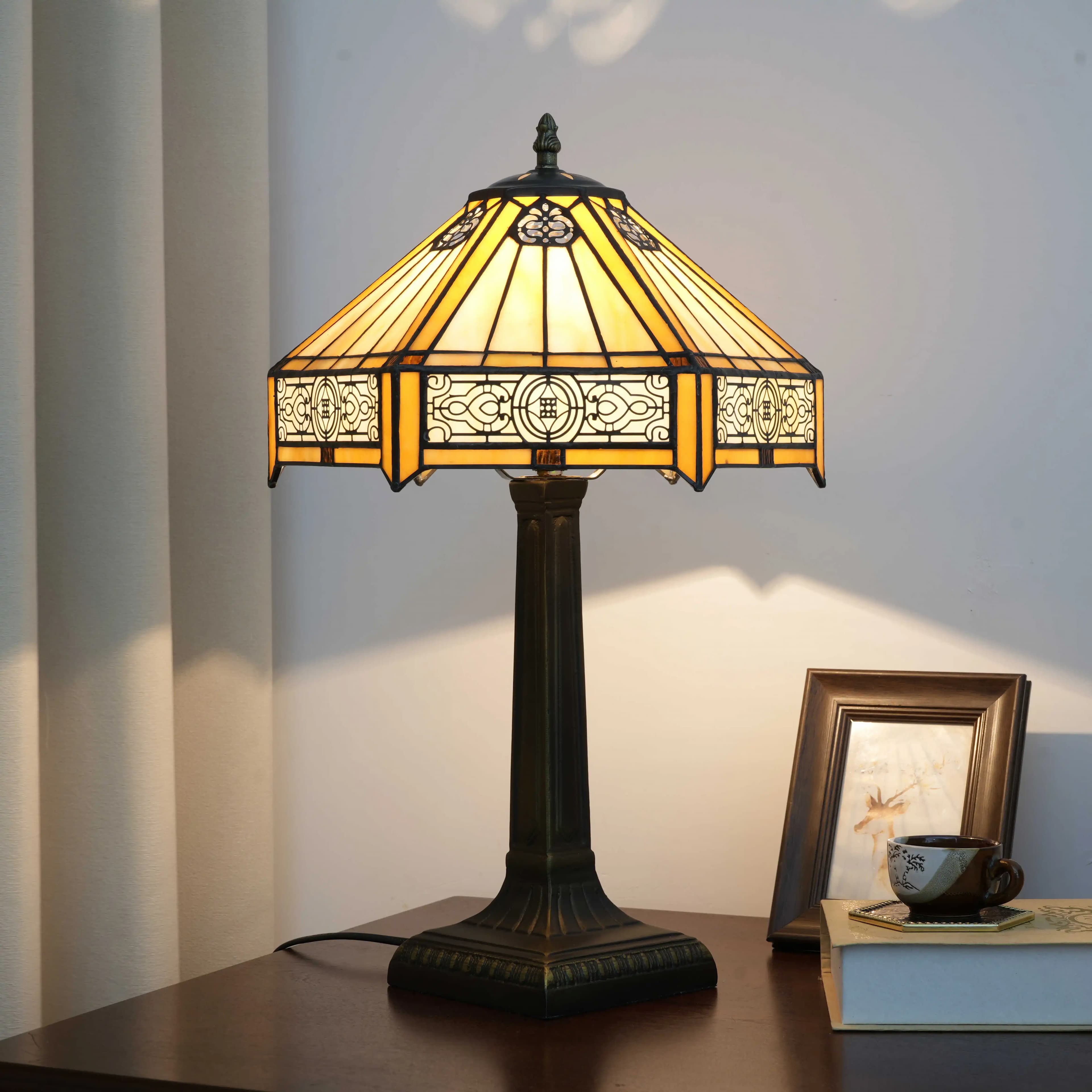 Lampe de bureau rétro, abat-jour en verre coloré artisanal moderne pour bureau, salon, salle à mange