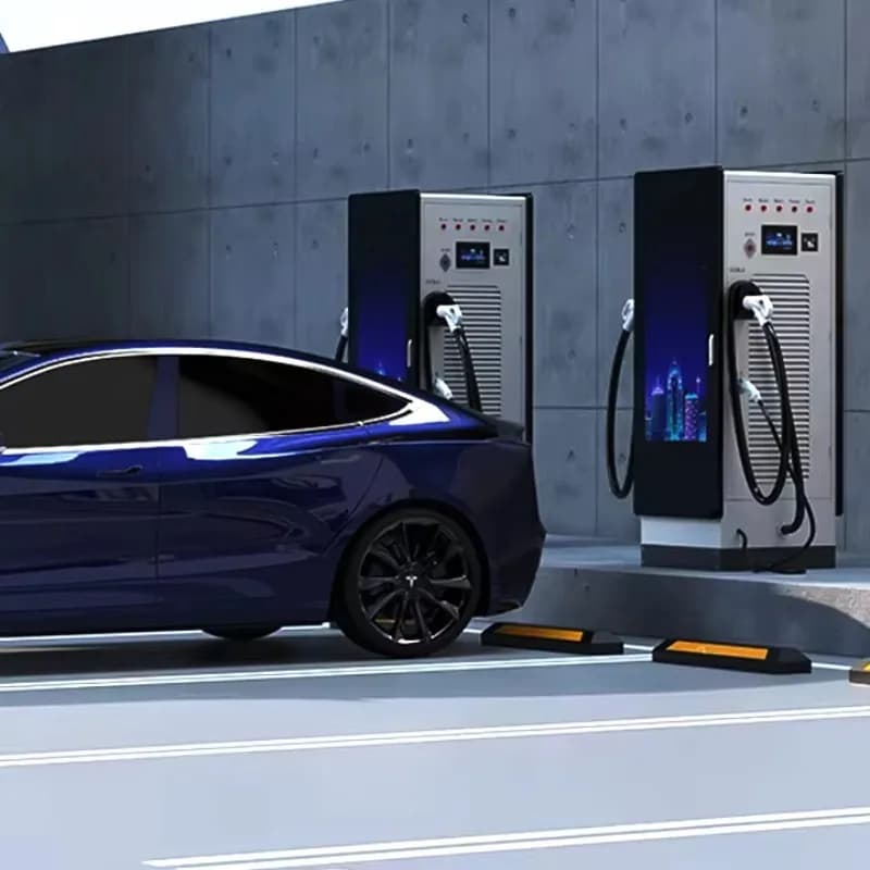 Station de recharge rapide pour véhicules électriques à énergie solaire, commerciale, avec écran pub