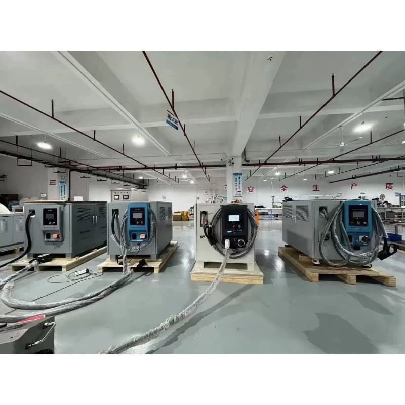 Station de recharge pour véhicules électriques personnalisable et prête aux catastrophes, avec stock