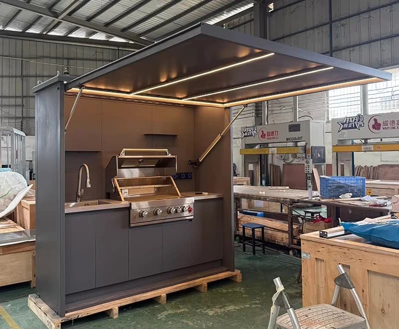Station de barbecue modulaire extérieure moderne en acier inoxydable personnalisée avec tiroir pour 