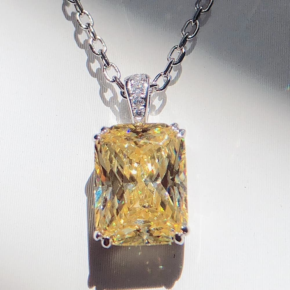 Pendentif en Or Blanc group 18K pour Femme, Collier Rectangulaire en Diamant Jaune Clair Radieux 3CT