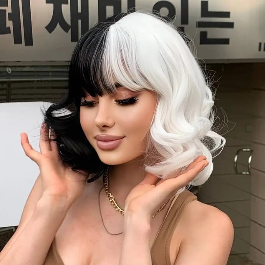 Cruella – cheveux mi-longs ondulés de couleur noir et blanc, 12 pouces, avec frange, pour cosplay, f