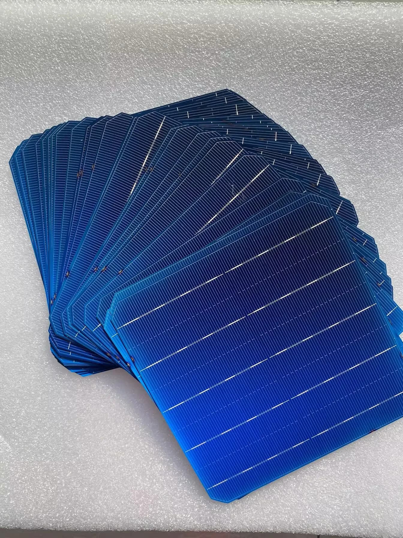 100 pièces 5.35W 0.5V 21.8% efficacité Grade A 156*156MM cellule solaire en silicium monocristallin photovoltaïque 6x6 pour panneau solaire