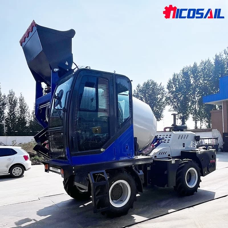 Petit camion mélangeur de béton à chargement automatique