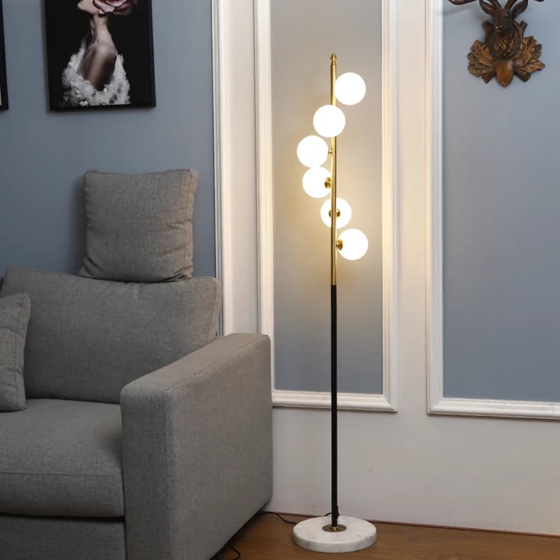 Lampadaire LED de luxe nordique bicolore fer boule de verre lampadaire salon chambre moderne décoration de la maison lampe sur pied en marbre