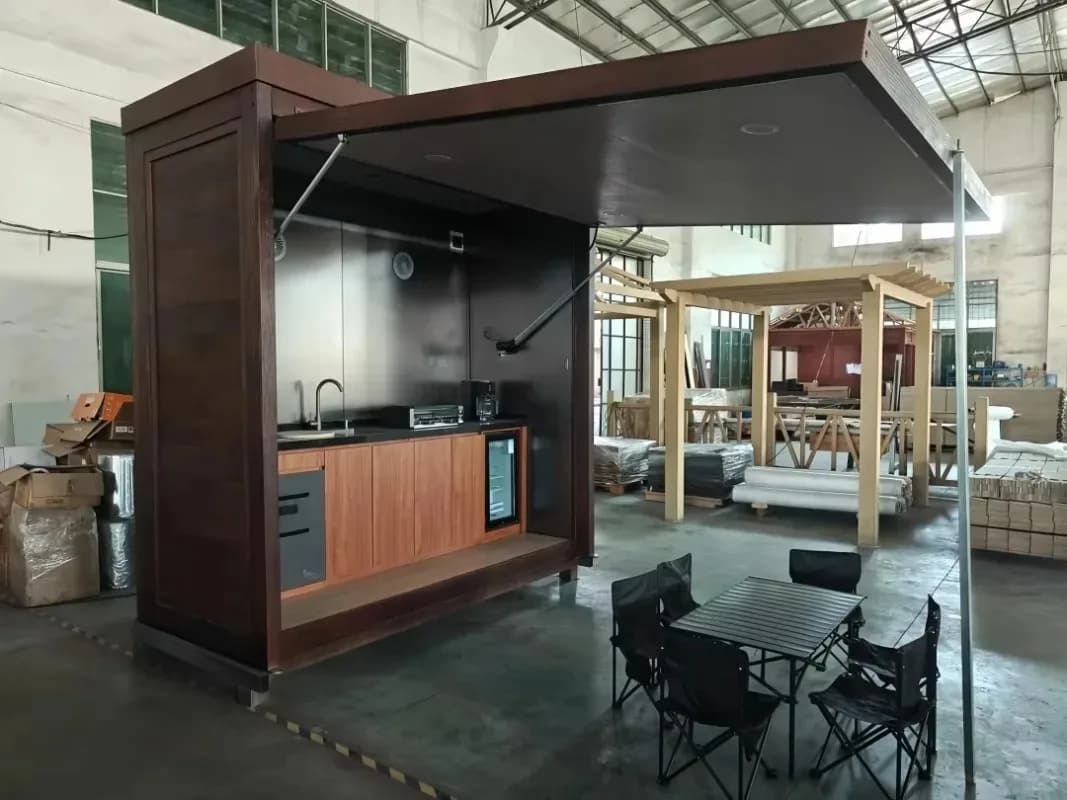 Station de cuisson extérieure compacte tout-en-un personnalisable avec grill, réfrigérateur et évier pour les petits rassemblements familiaux