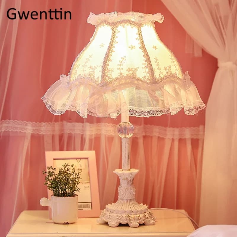 Lampe de Table en Tissu Dentelle Rose de Style Nordique, Luminaire Décoratif d'Nik, Idéal pour une Chambre à Coucher ou un Bureau
