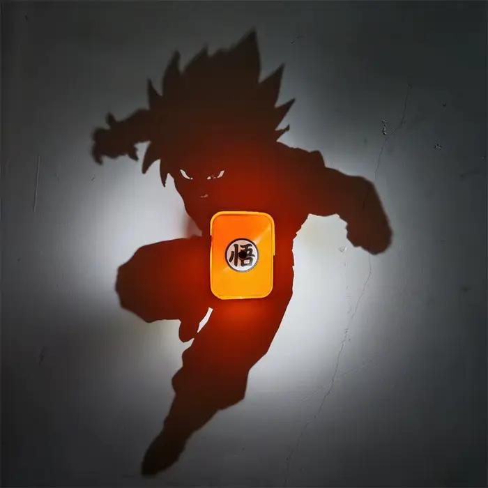 Lampe Murale Projecteur d'Ombre One Piece Roronoa Zoro Luffy Goku 2026 – Jouet Lumineux Créatif, Accessoire Anime, Cadeau de Collection