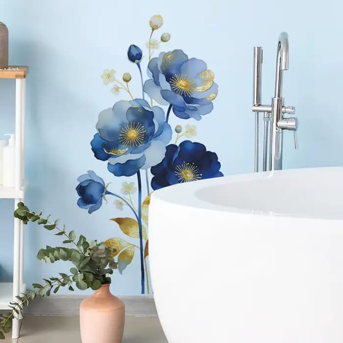 Autocollant mural décoratif simple pour embellir les murs intérieurs des salles de bain et des toilettes, motif fleur bleue peinte