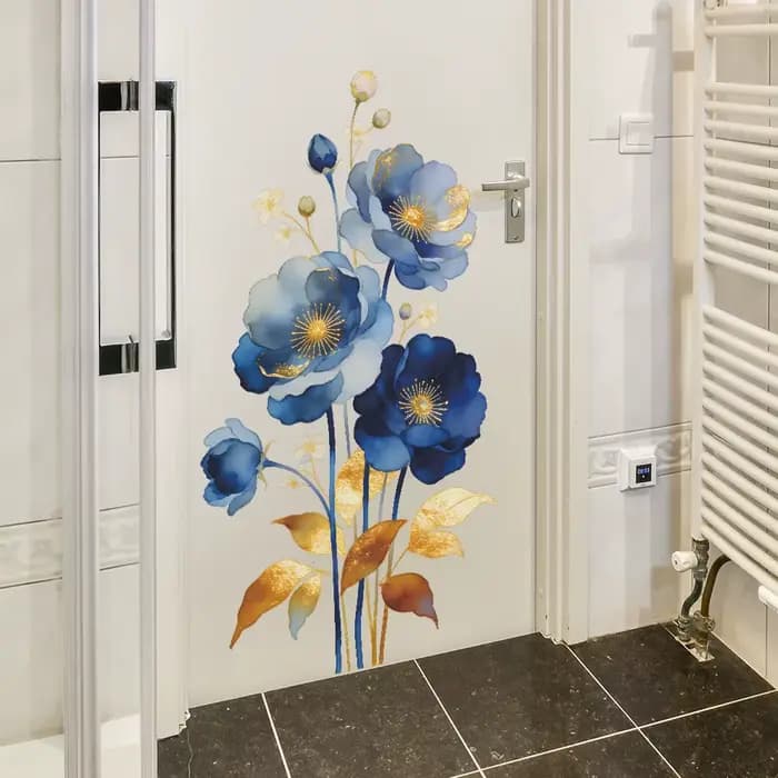 Autocollant mural décoratif simple pour embellir les murs intérieurs des salles de bain et des toilettes, motif fleur bleue peinte