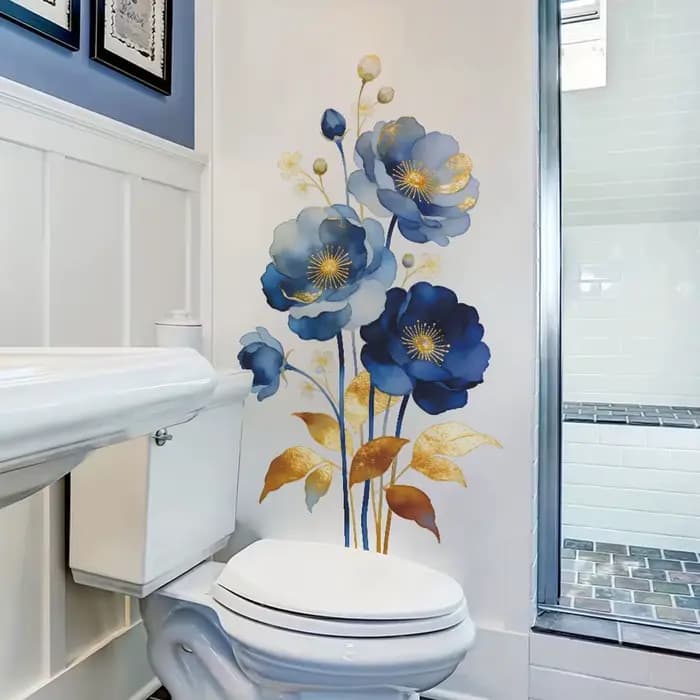 Autocollant mural décoratif simple pour embellir les murs intérieurs des salles de bain et des toilettes, motif fleur bleue peinte