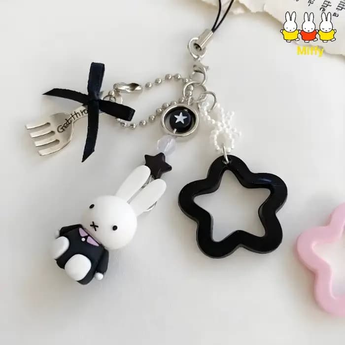 Porte-clés Miffy dessin animé Kawaii, petit lapin, rétro, créatif, sac Y2K, Style Punk, accessoire étoile, cadeau pour fille