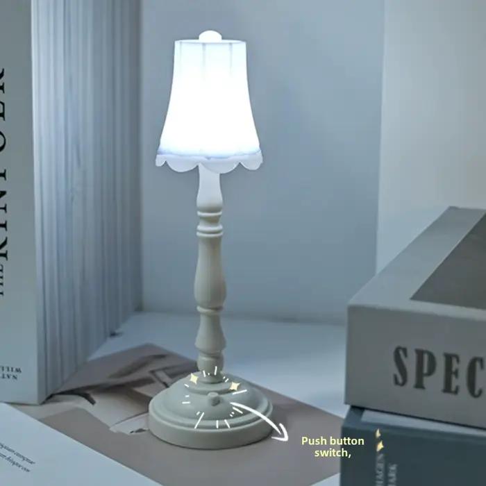 Veilleuse LED Vintage-lampe de Table de Style européen pour dortoir chambre chevet créatif ambiance décorative Figurine cadeau