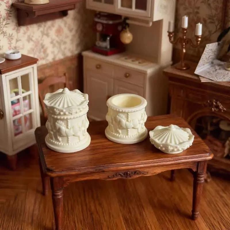 Accessoire Miniature pour maison de poupée, boîte de rangement de café en forme de carrousel, pièce