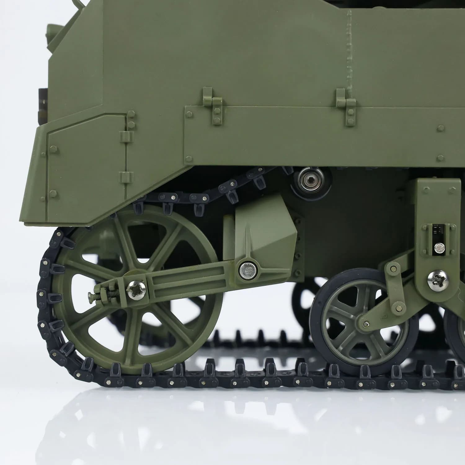 RTR Tank 1/16ème échelle, assemblé et peint, Stuart M5A1 américain, British VI, son et lumières haut