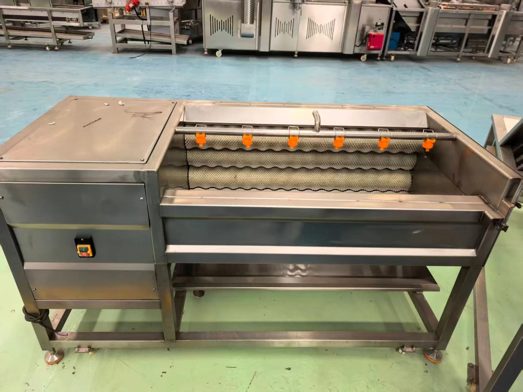 Ligne de production de frites pour fermes rurales avec machine à frire compacte et continue, idéale