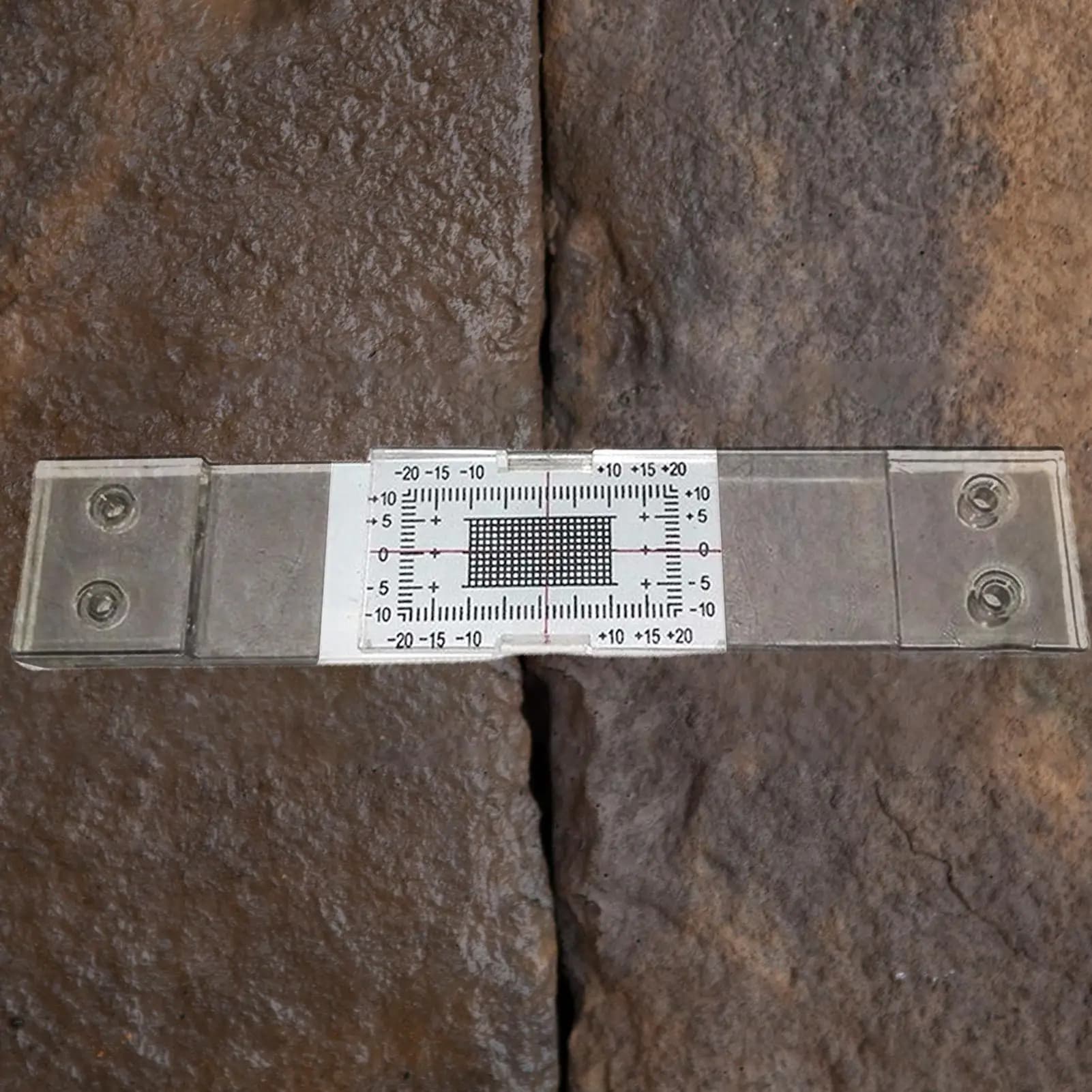 Instrument de mesure des fissures de béton, moniteur de fissures d'angle, dispositif analogique avec
