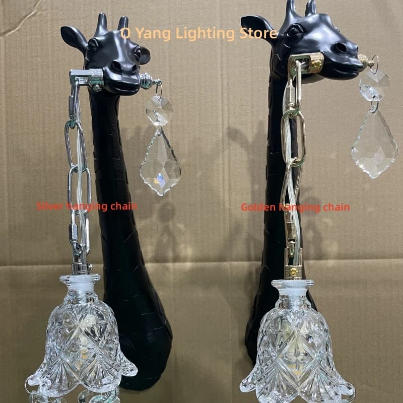 Lampe murale LED girafe en résine, idéale pour l'éclairage de chevet, couloir, salon, avec ampoule G9 et corps doré.