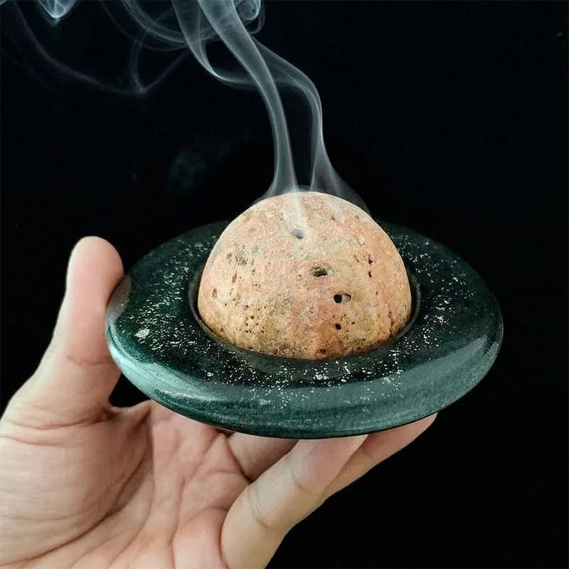 Brûleur d'encens diffuseur d'arômes en pierre volcanique naturelle, pierre noire, décoration minimaliste pour la maison, effet nébuleuse, cadeau pour salon et bureau, 11 cm