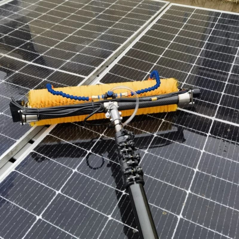 Brosse de nettoyage de panneaux solaires